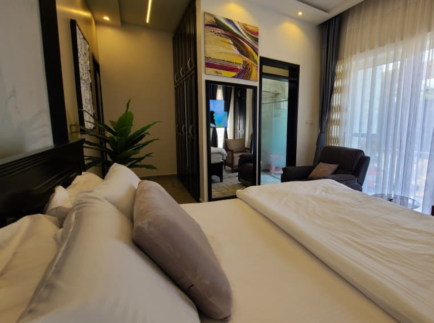 Luxury Suite 1