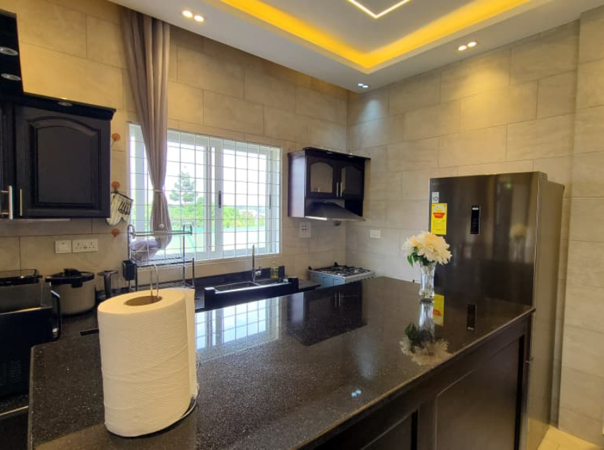 Luxury Suite 5
